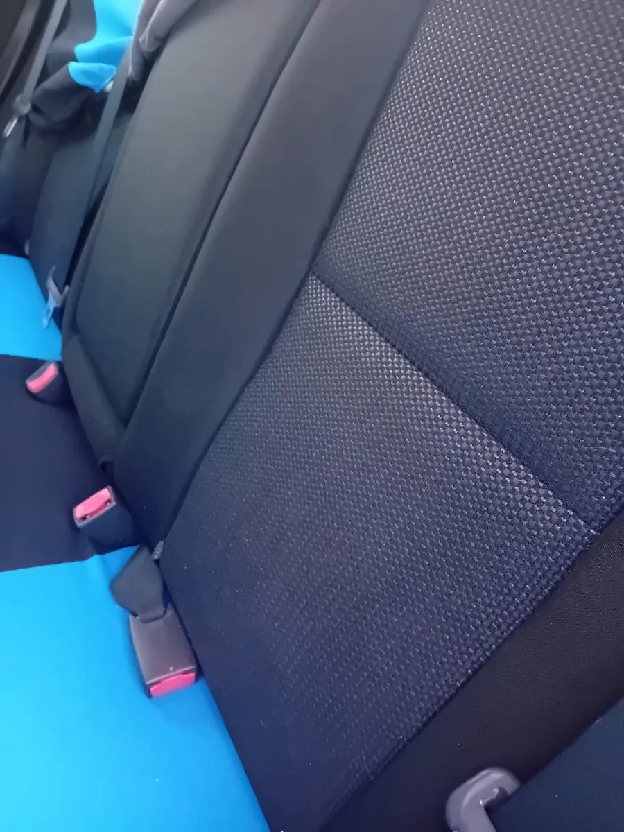 Toyota Avensis 2009 - Image 2