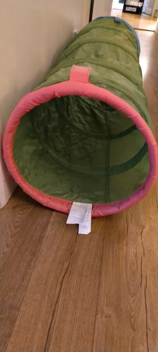 Kids IKEA table and Tunnel - Image 3