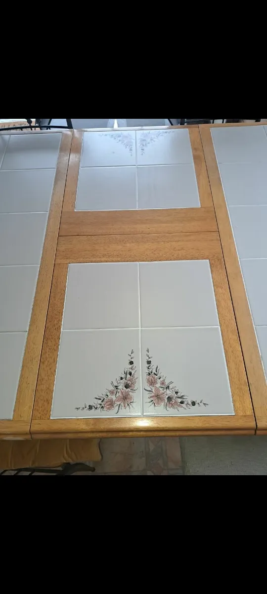 Kitchen table and 6 chairs - Image 3