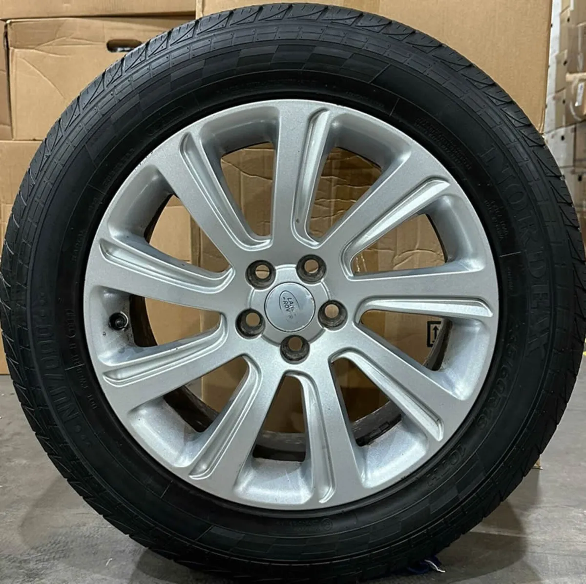 18" Genuine Land Rover Sport L550 Alloy Wheels - Image 4