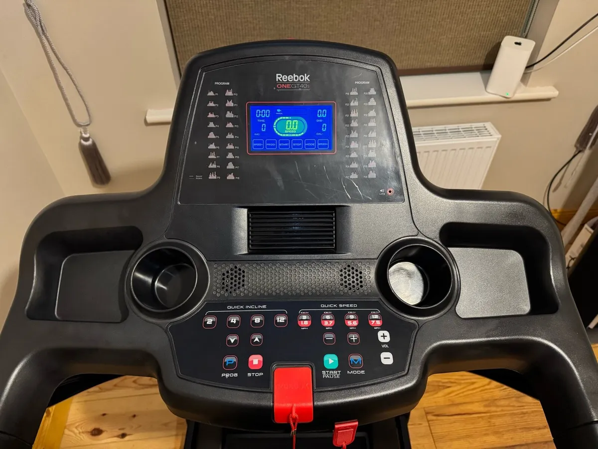 Reebok GT40S Treadmill – Excellent Condition - Image 4