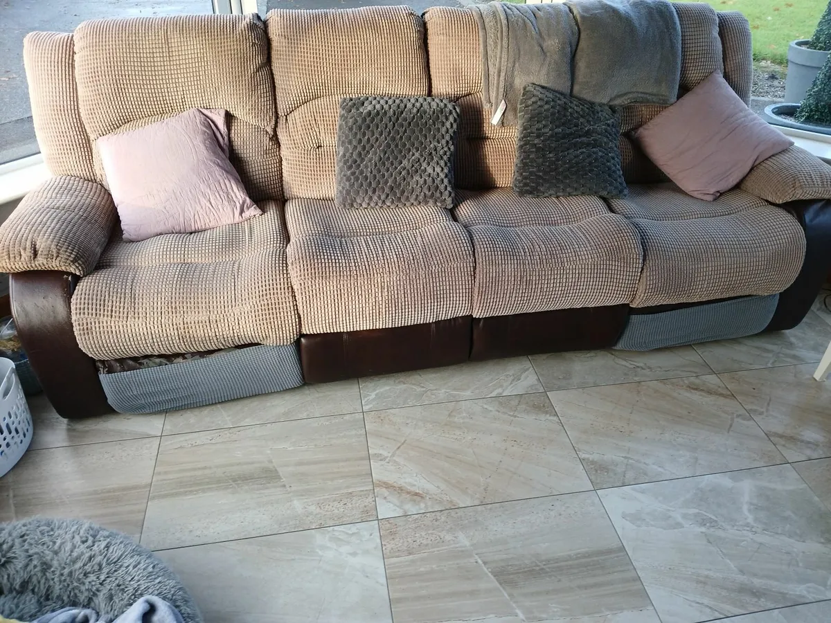 4 seater couch - Image 2
