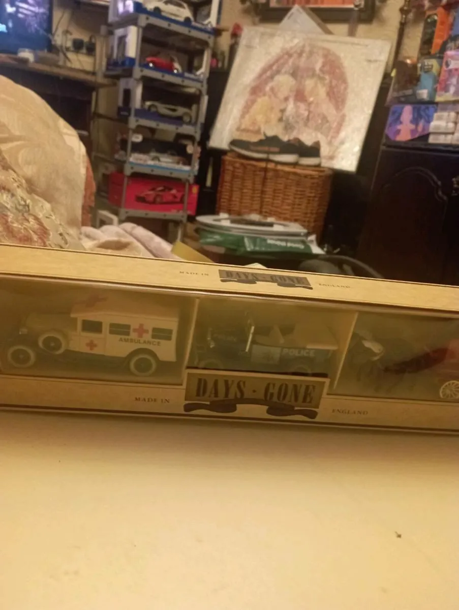 DAY'S GONE BOXSET DIE-CAST MODLES. - Image 2