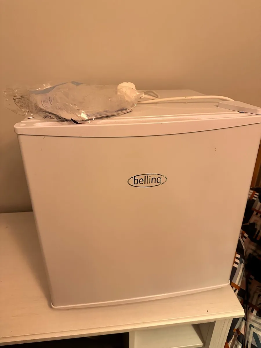 belling BFZ32WH compact tabletop freezer - Image 1