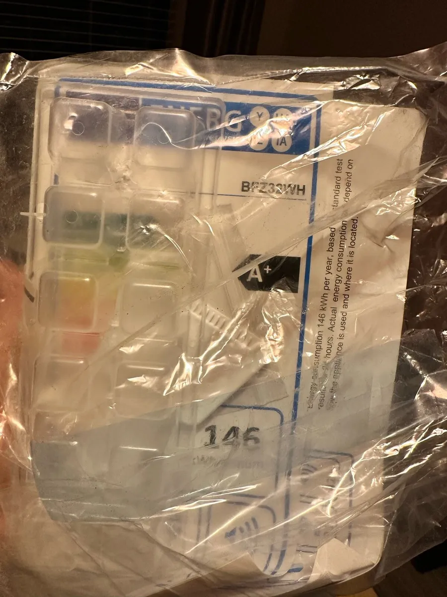 belling BFZ32WH compact tabletop freezer - Image 2