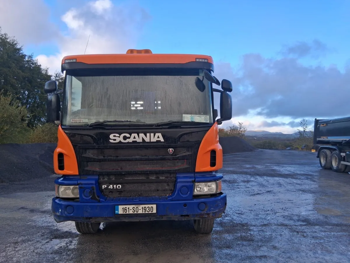 Scania 410 8x4 Tipper - Image 4