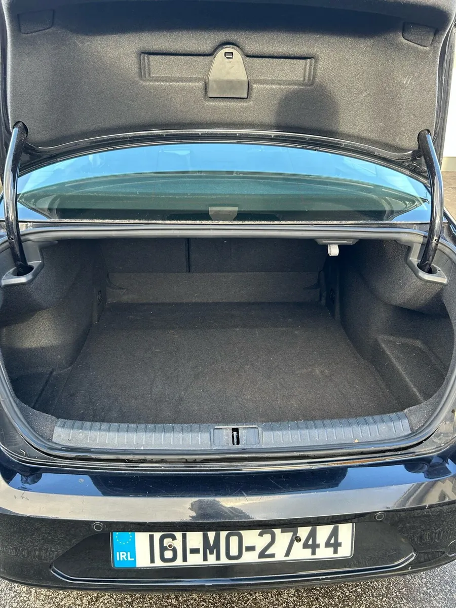 Volkswagen Passat - Full Service History - Image 4