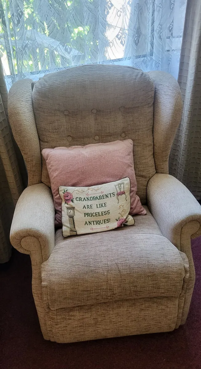 3 seater and 2 1 seater couches as new - Image 2