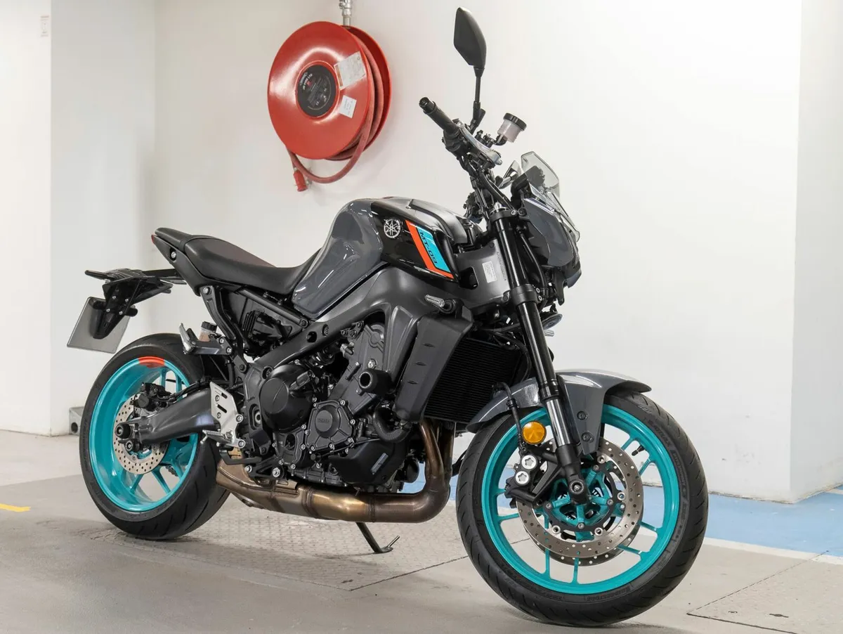 '24 YAMAHA MT09 Grey As New - Image 1