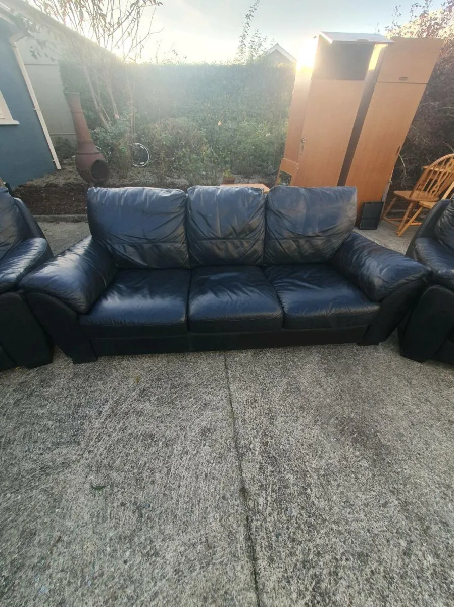 Couch - Image 2