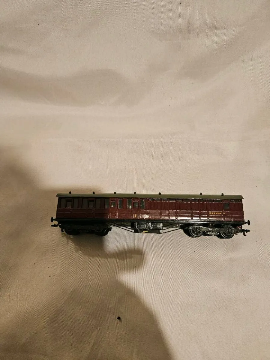 Hornby Lima OO Gauge Carraige
