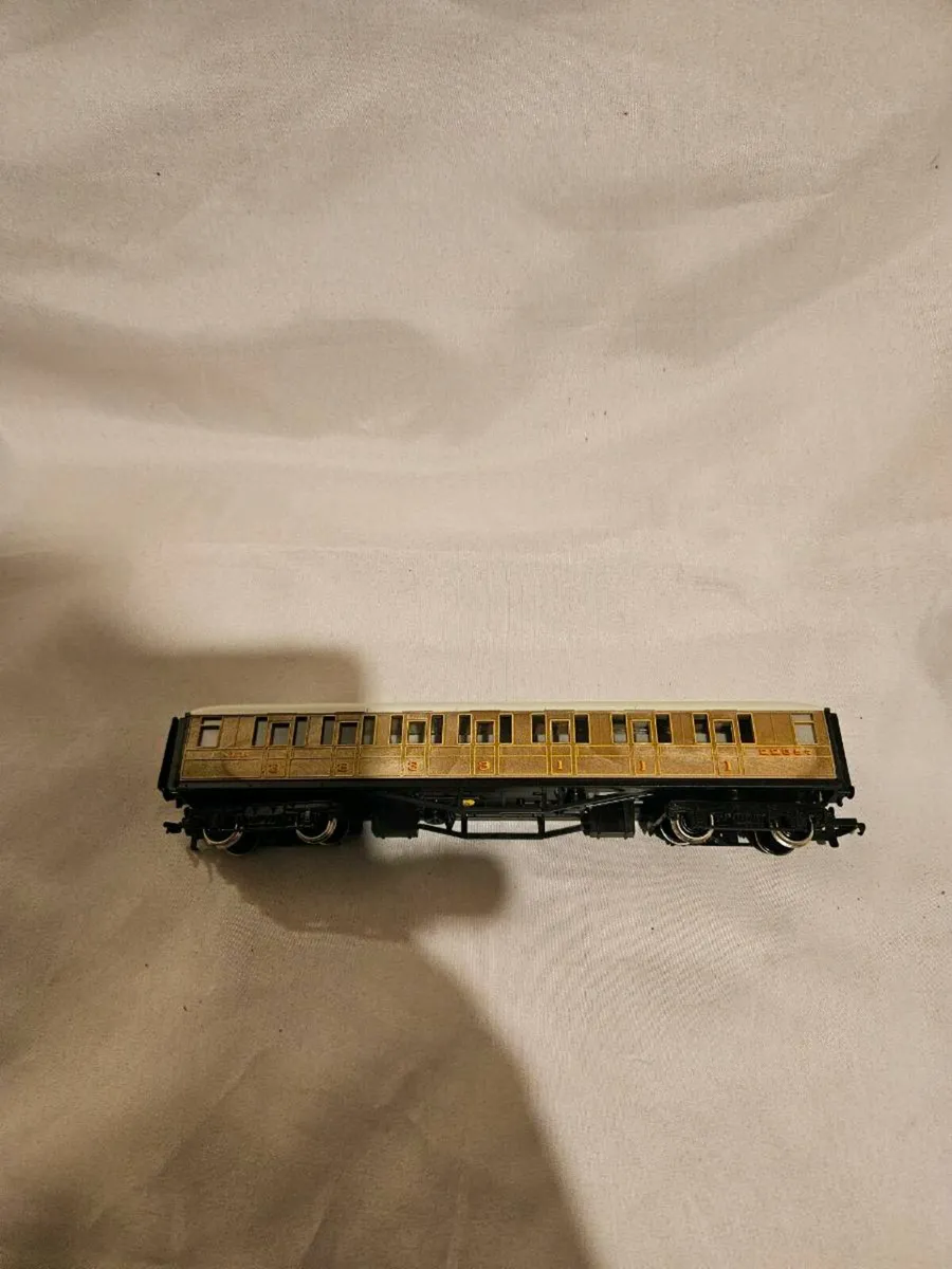 Hornby Lima OO Gauge Carraige