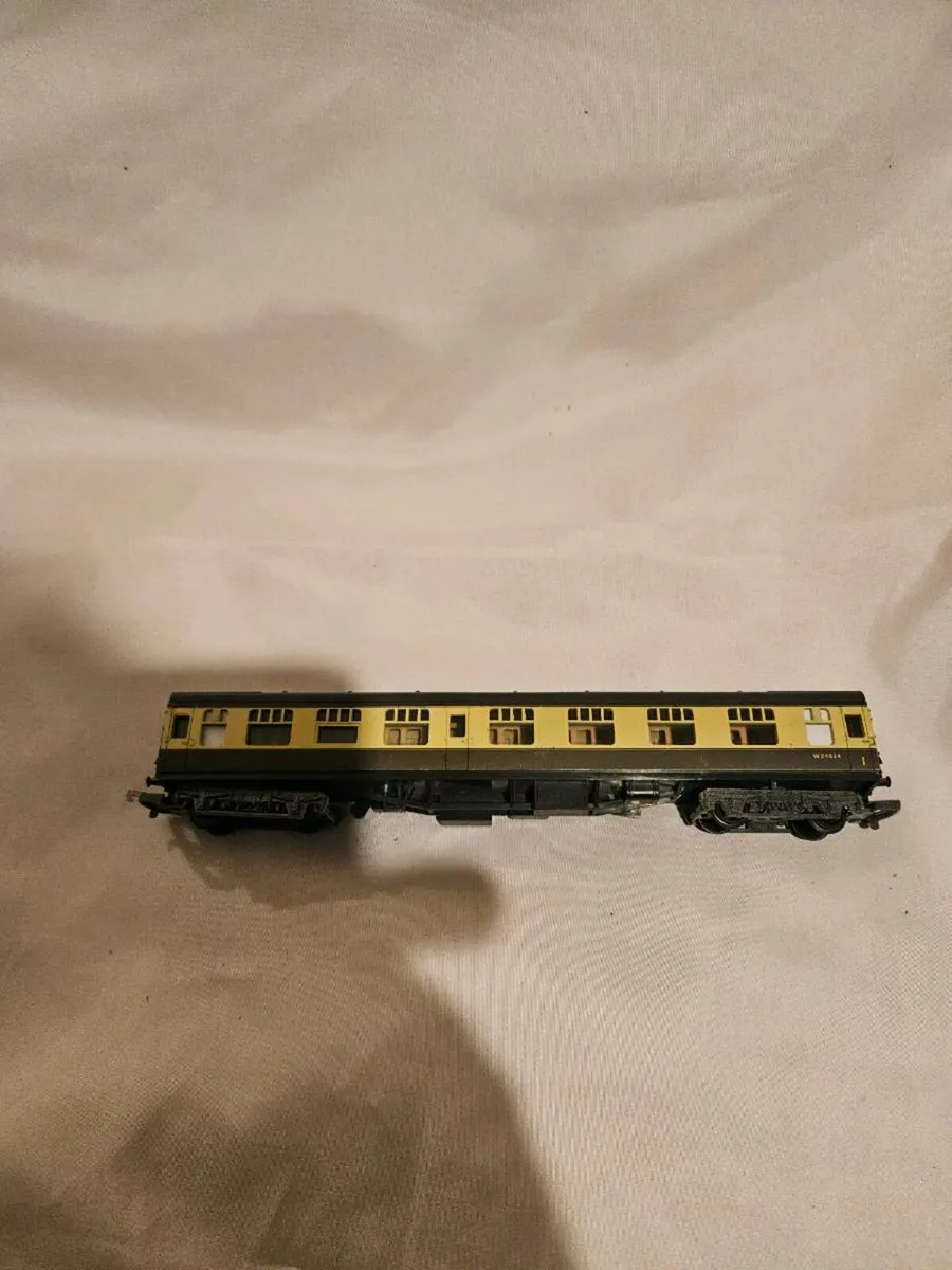 Hornby Lima OO Gauge Carraige