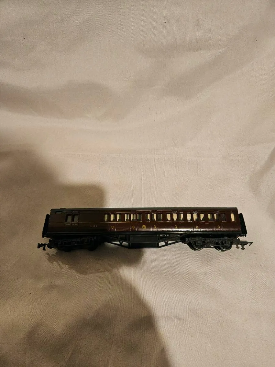 Hornby Lima OO Gauge Carraige