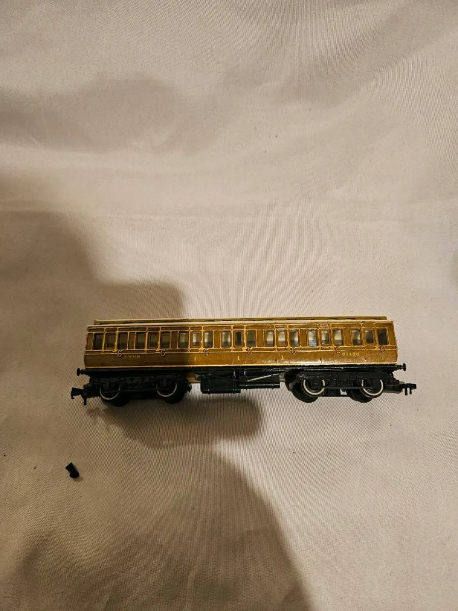 Hornby Lima OO Gauge Carraige