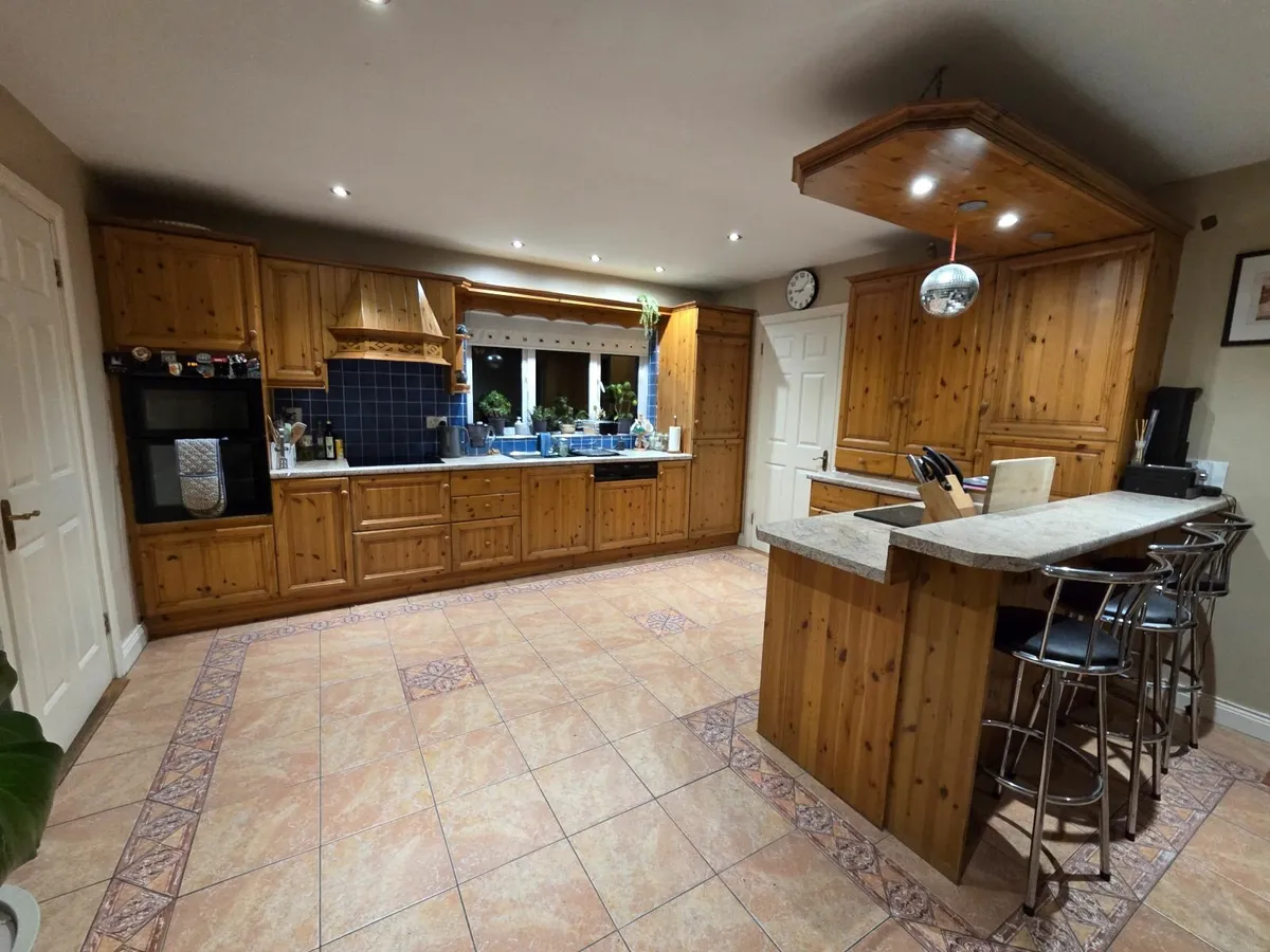 Full Kitchen and Appliances - Image 2