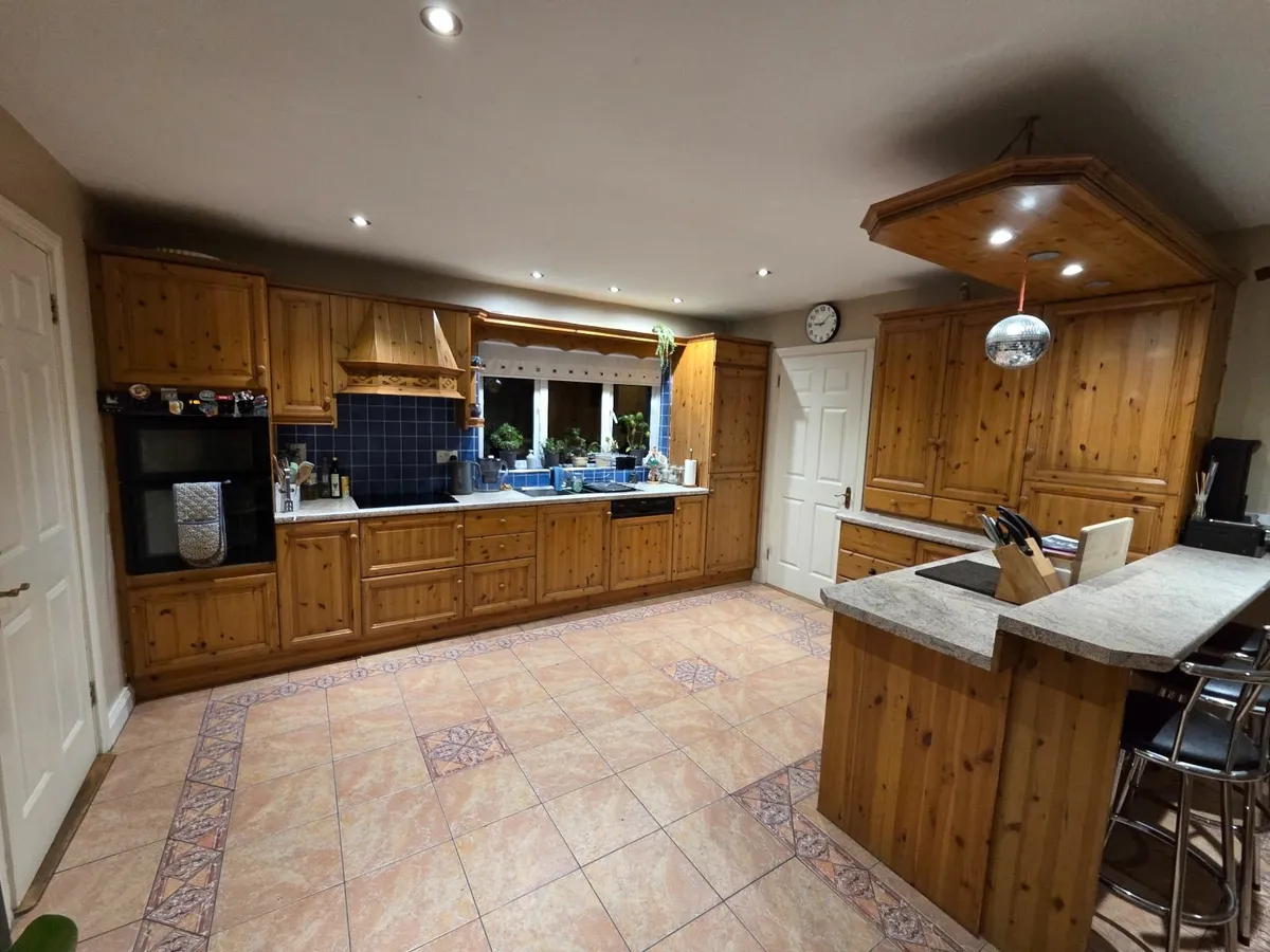 Full Kitchen and Appliances - Image 4