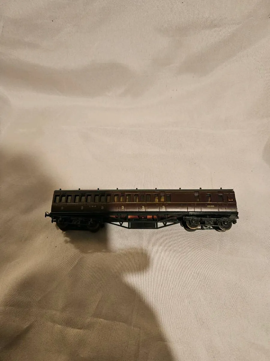 Hornby Lima OO Gauge Carraige - Image 1