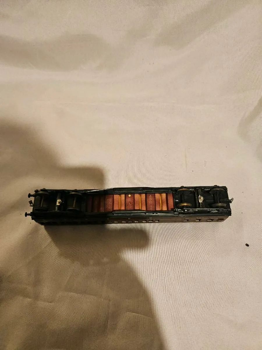 Hornby Lima OO Gauge Carraige - Image 2