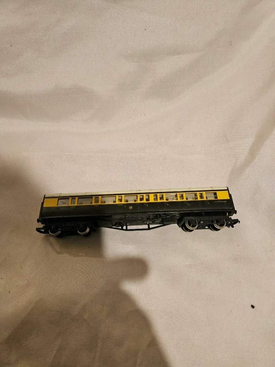 Hornby Lima OO Gauge Carraige