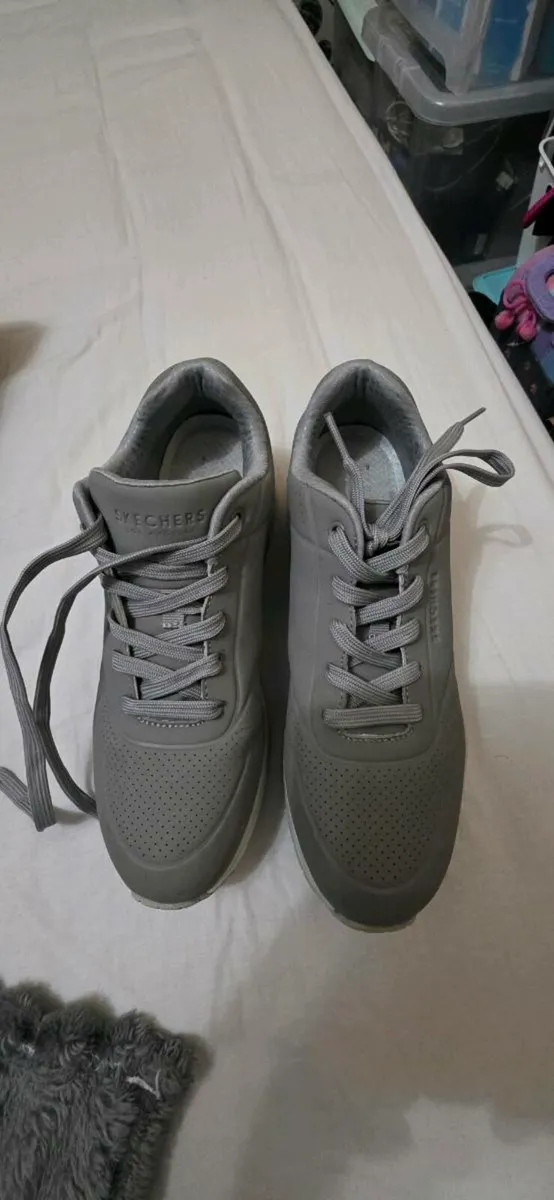 Skechers trainers - Image 1