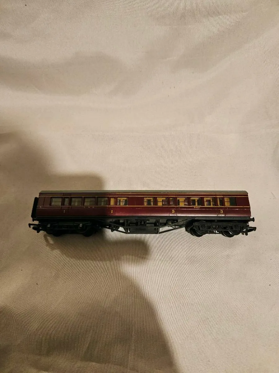 Hornby Lima OO Gauge Carraige
