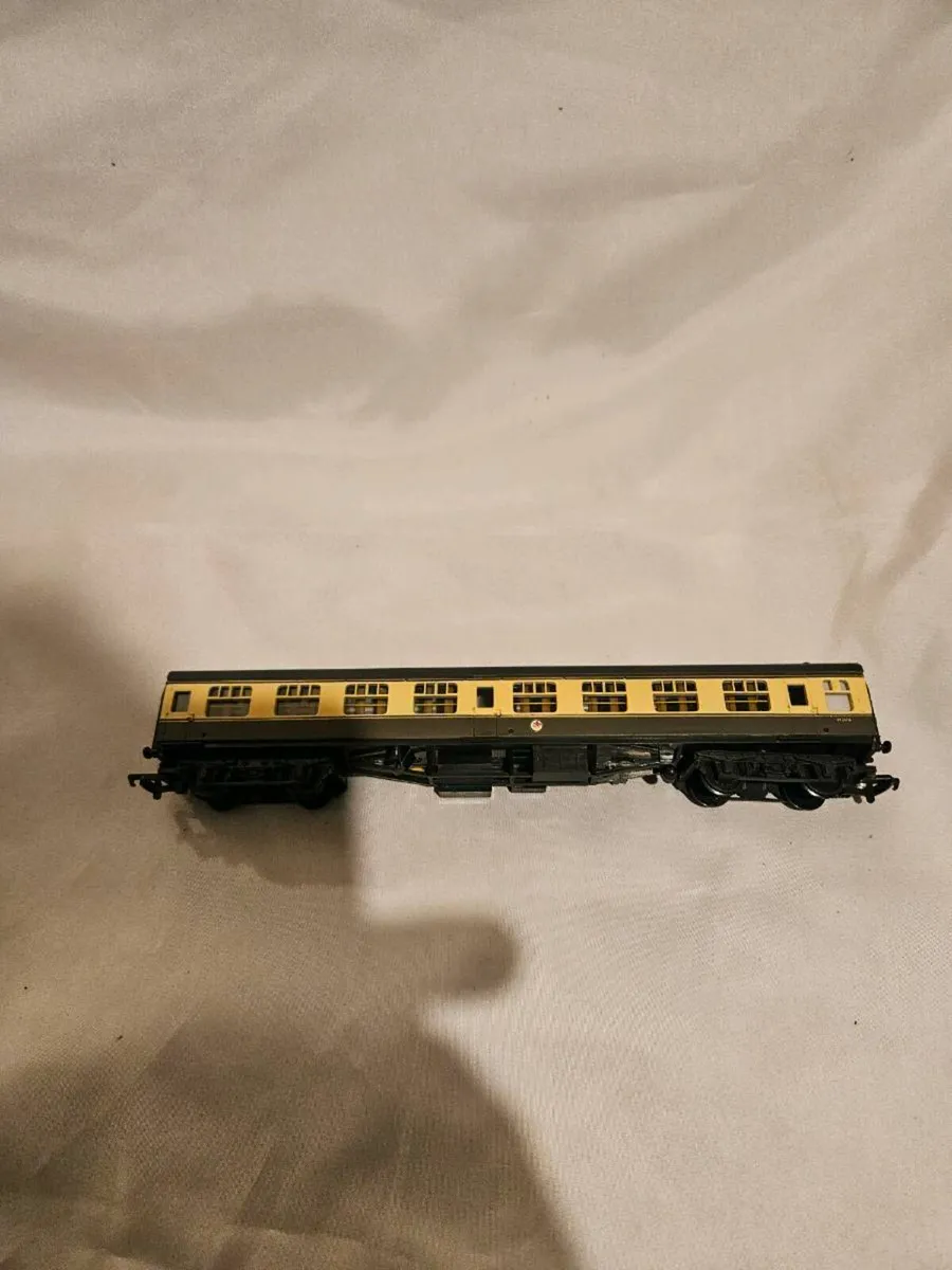 Hornby Lima OO Gauge Carraige