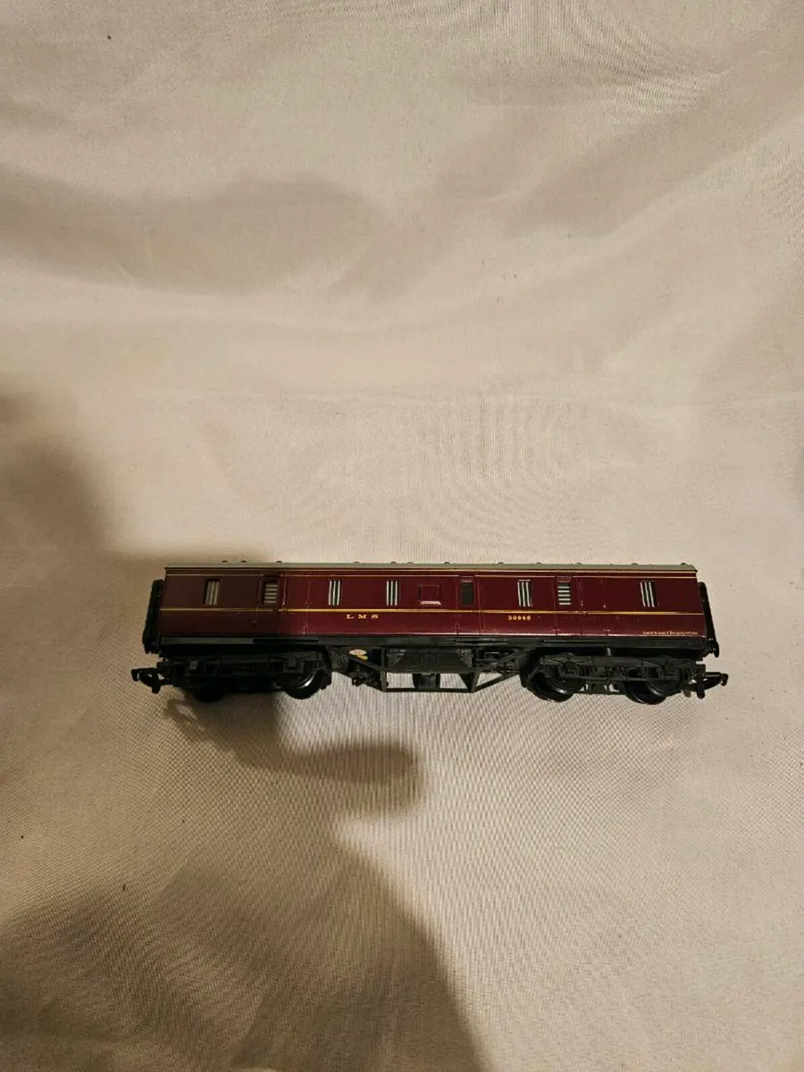 Hornby Lima OO Gauge Carraige
