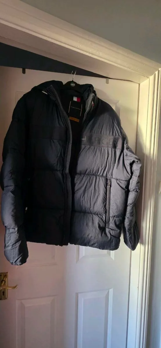 Tommy Hilfiger puffer jacket - Image 1