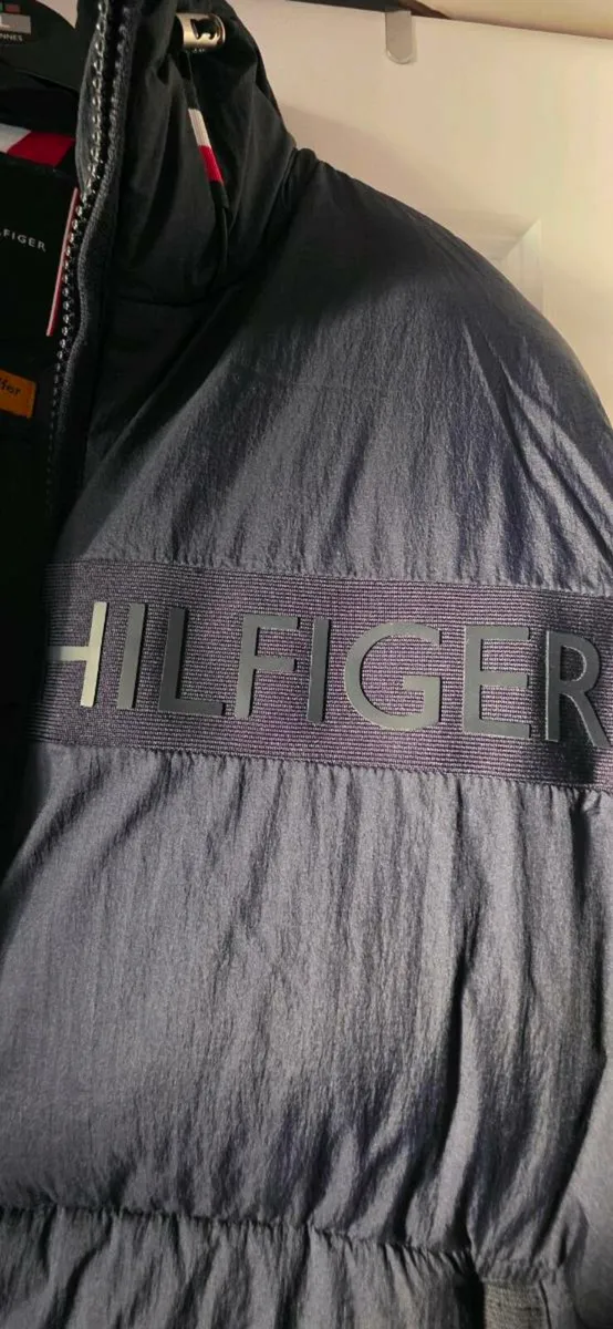 Tommy Hilfiger puffer jacket - Image 3