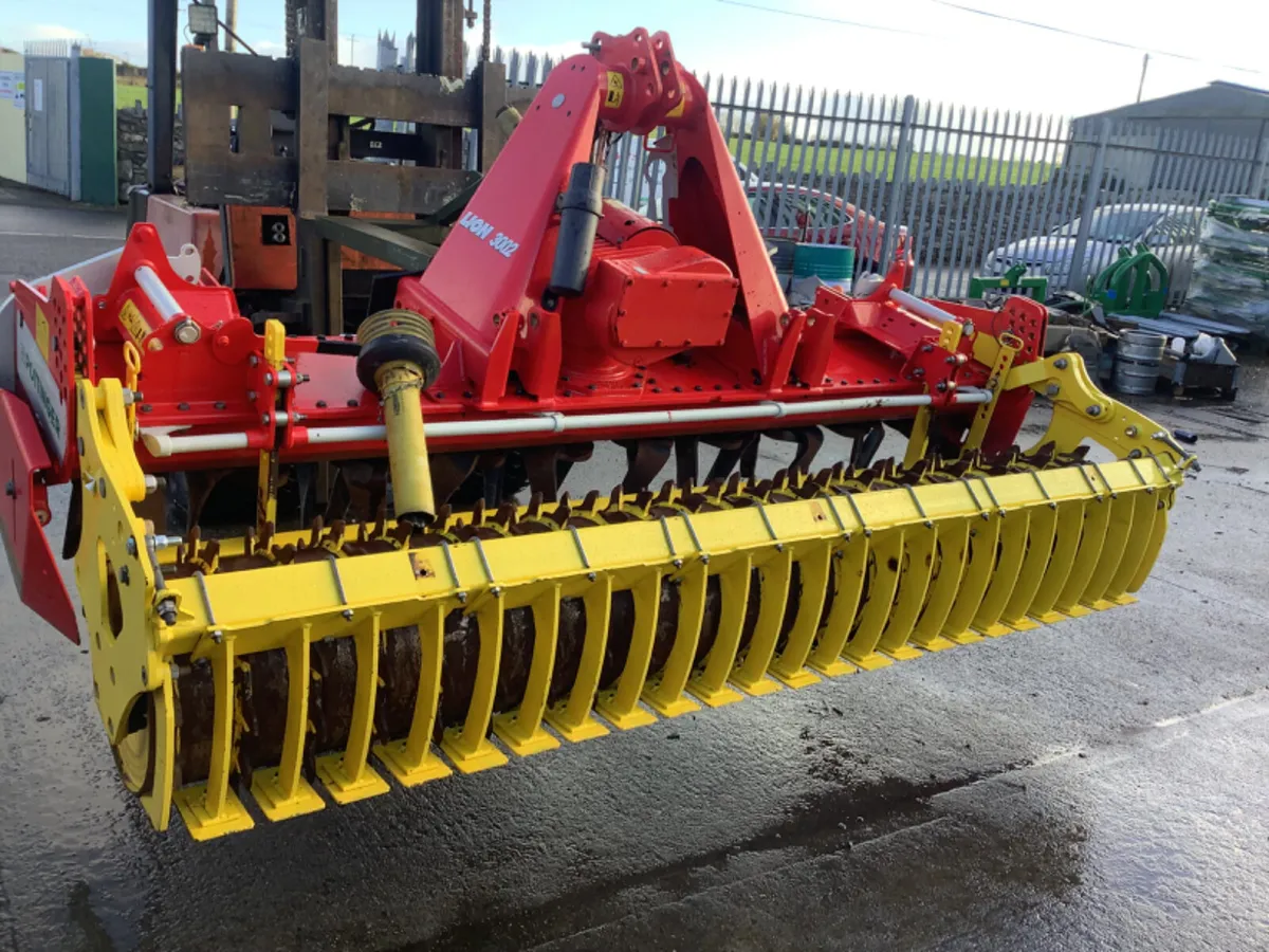 2023 Pottinger Lion 3 metre power Harrow - Image 3
