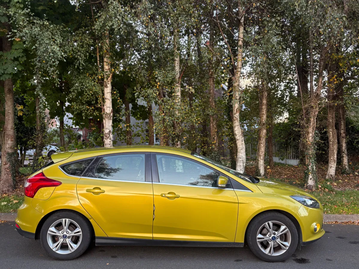 2011 Ford Focus 1.6 petrol low kms new nct - Image 2