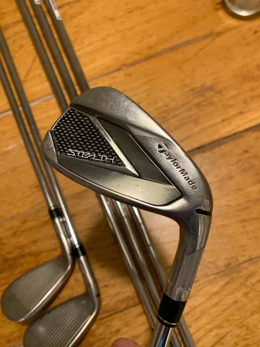 TaylorMade Stealth Irons 5-PW - Image 1