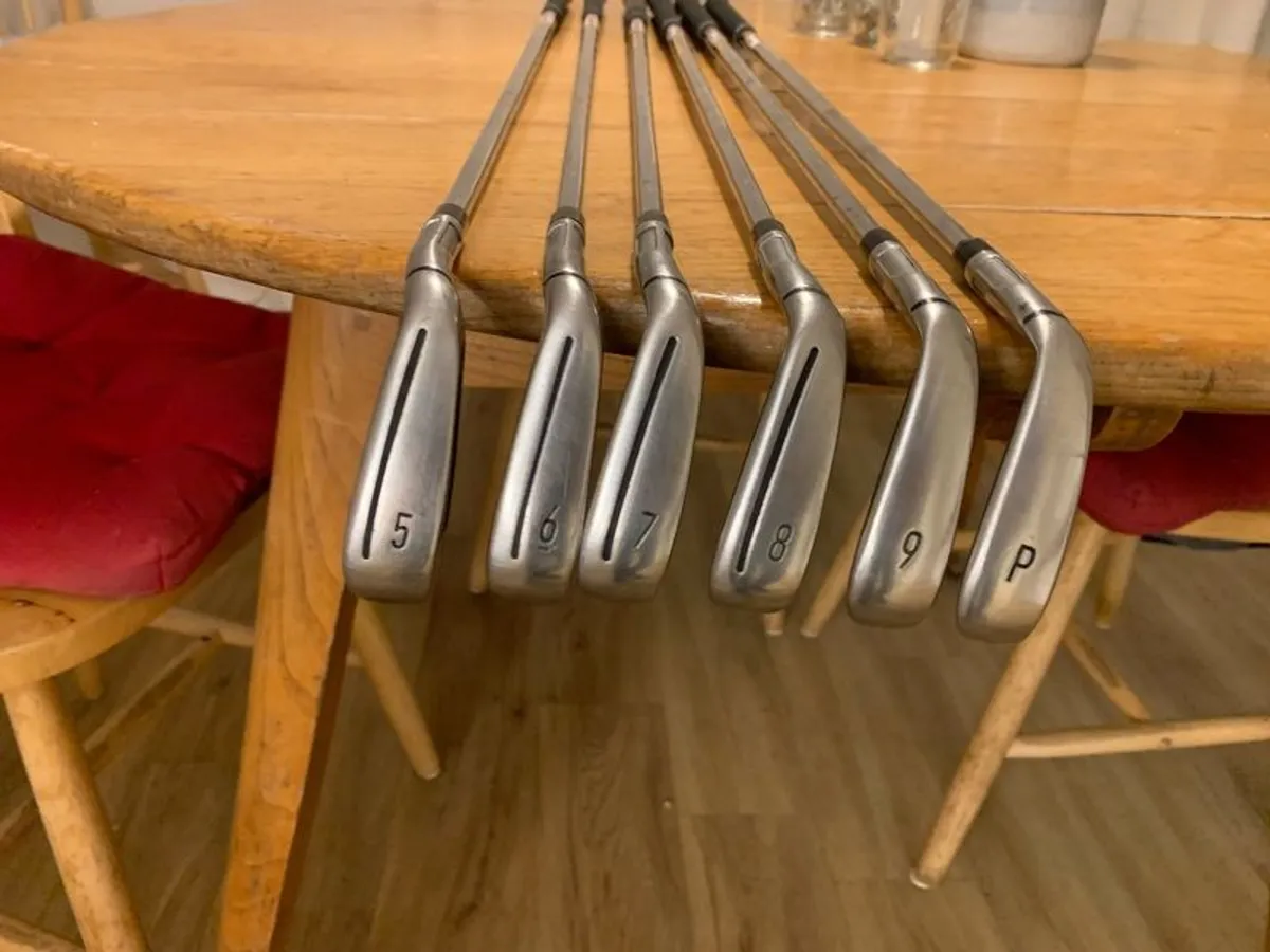 TaylorMade Stealth Irons 5-PW - Image 2