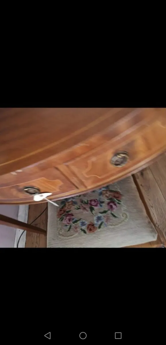 **CLEARANCE** - Stunning Console Table - Image 4