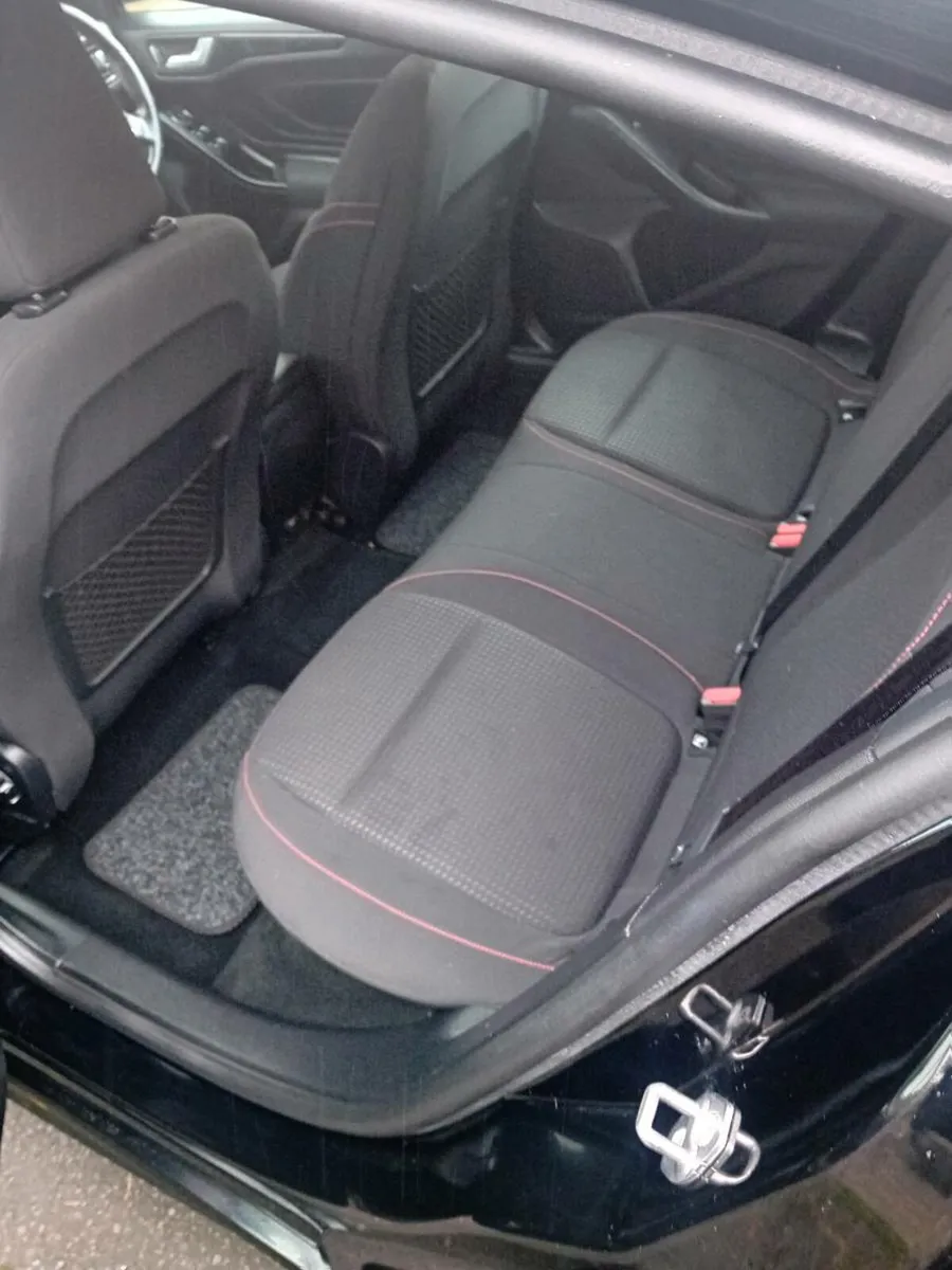 Ford Focus - Image 4