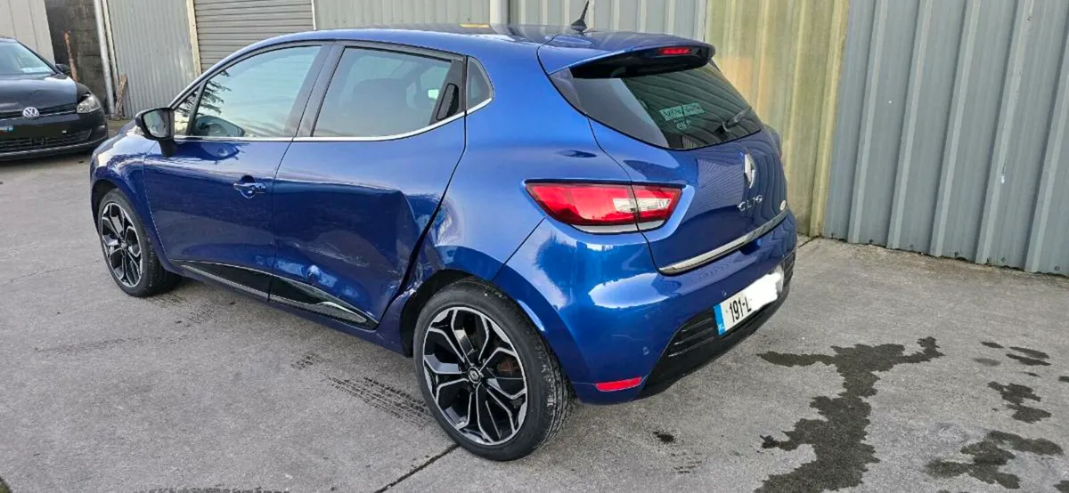 191 RENAULT CLIO ICONIC - Image 3