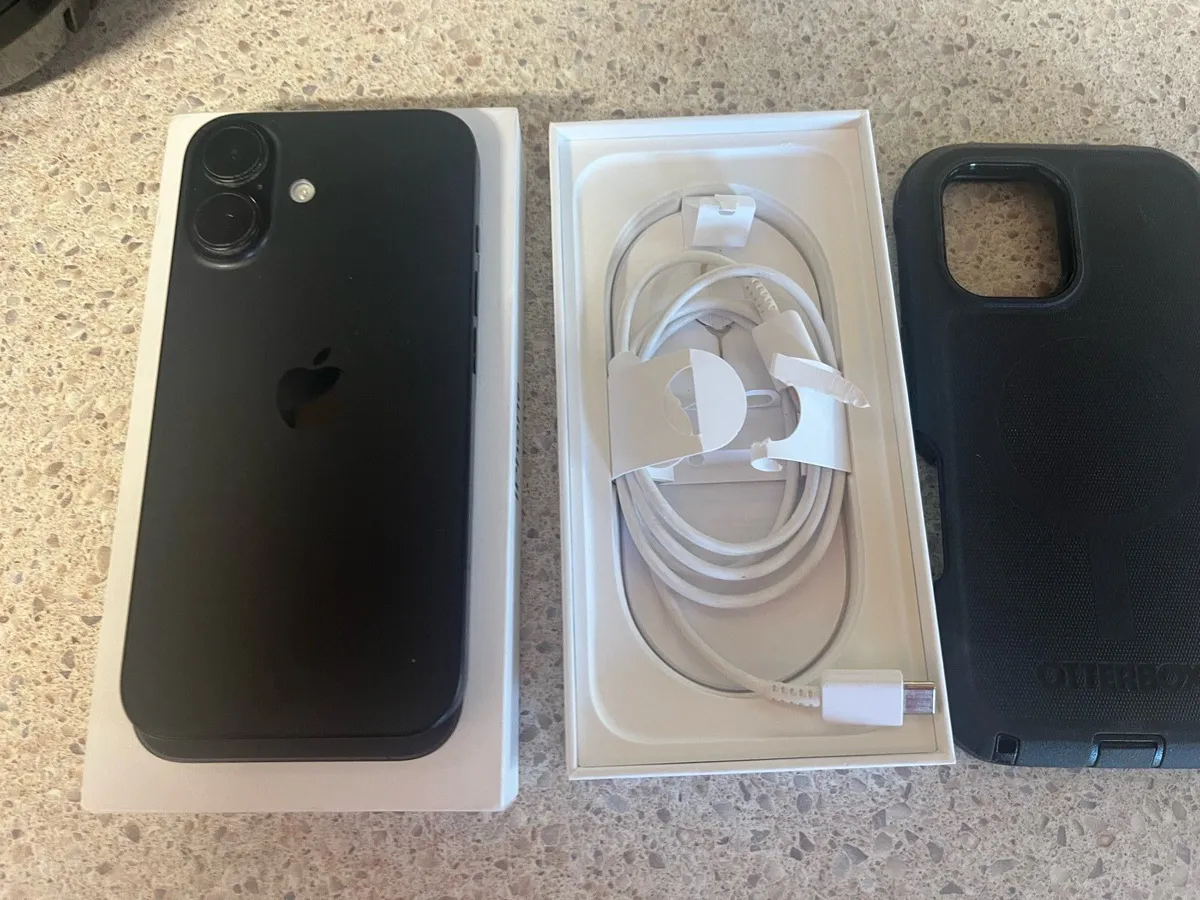 iPhone 16 - Image 4