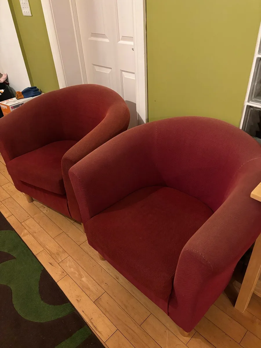 Dining table chairs and club chairs - Image 2