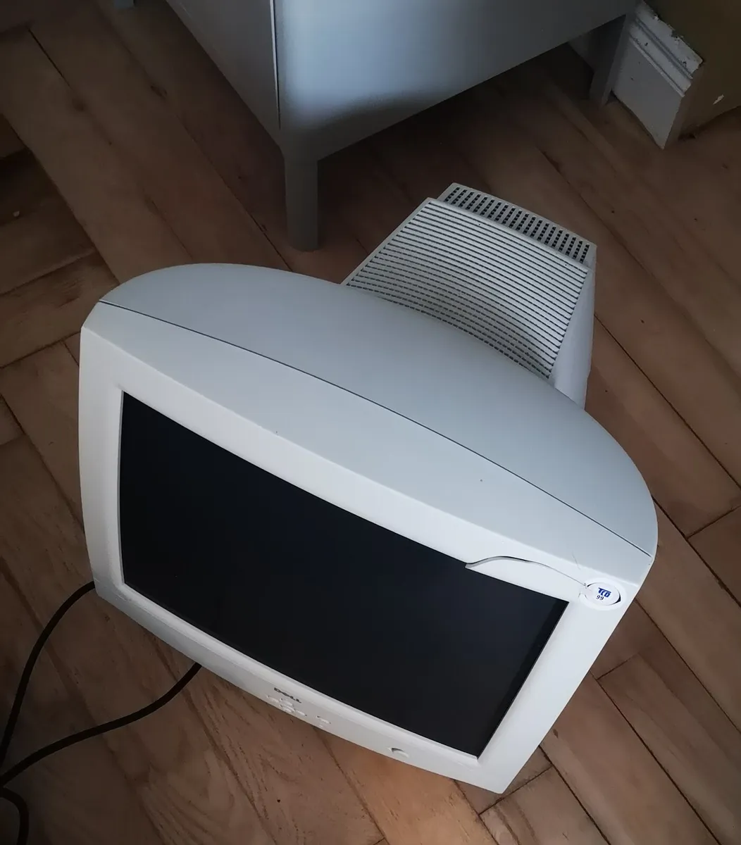 CRT screen 2001 - Image 2