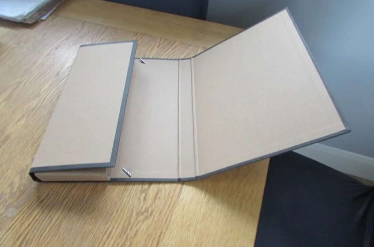 EGW A4 Manilla File Box For Sale - Image 2