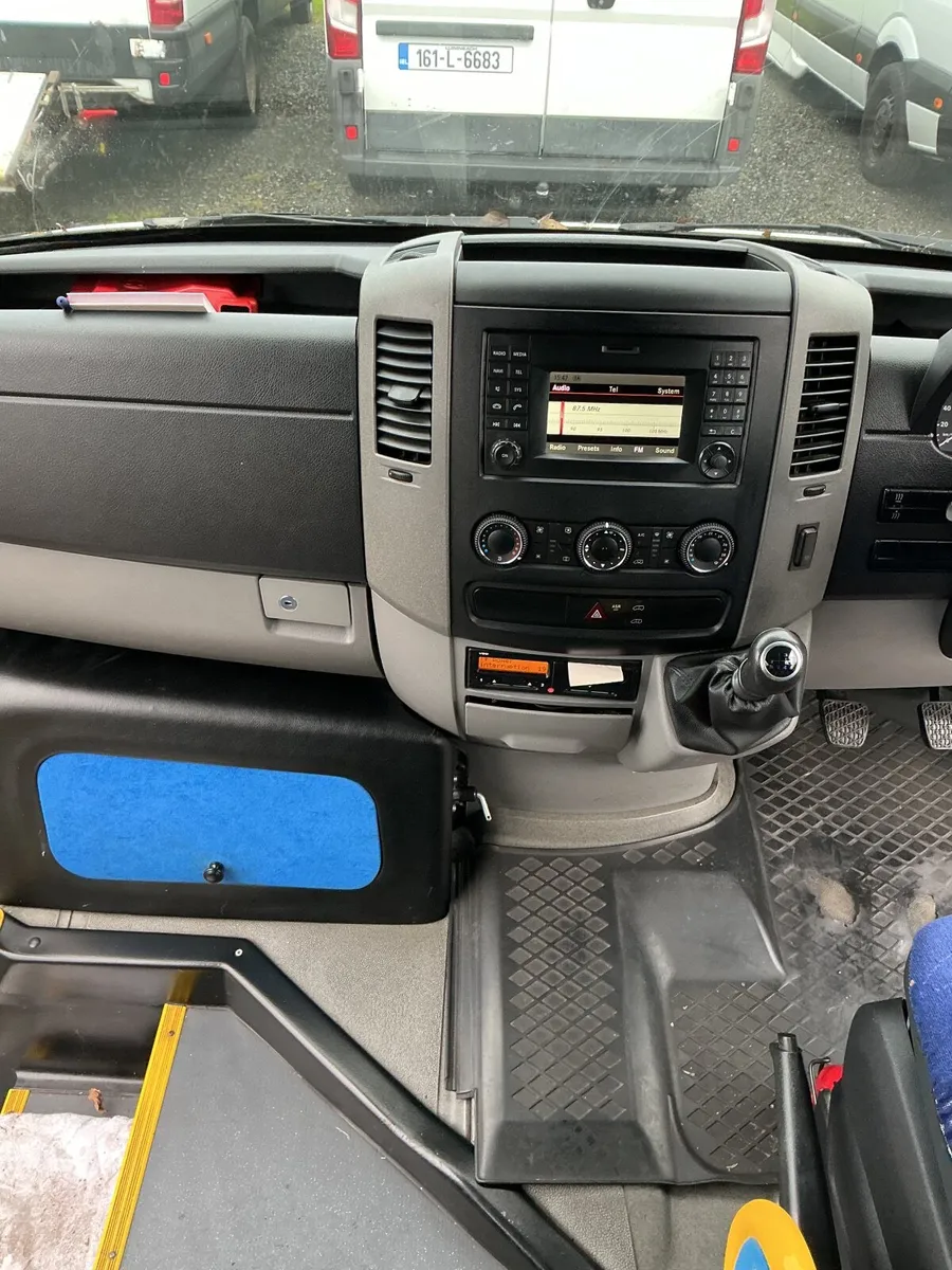 Mercedes-Benz Sprinter 2015 - Image 2