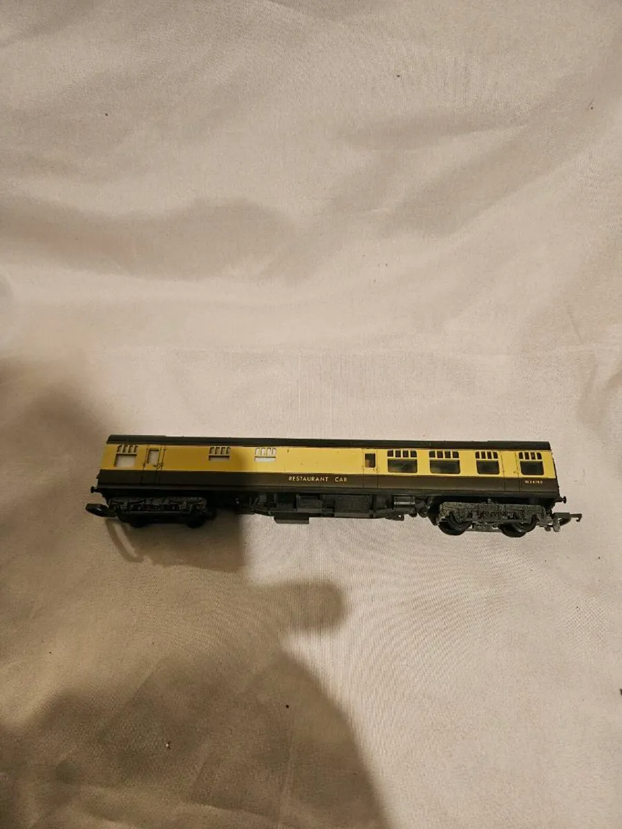 Hornby Lima OO Gauge Carraige
