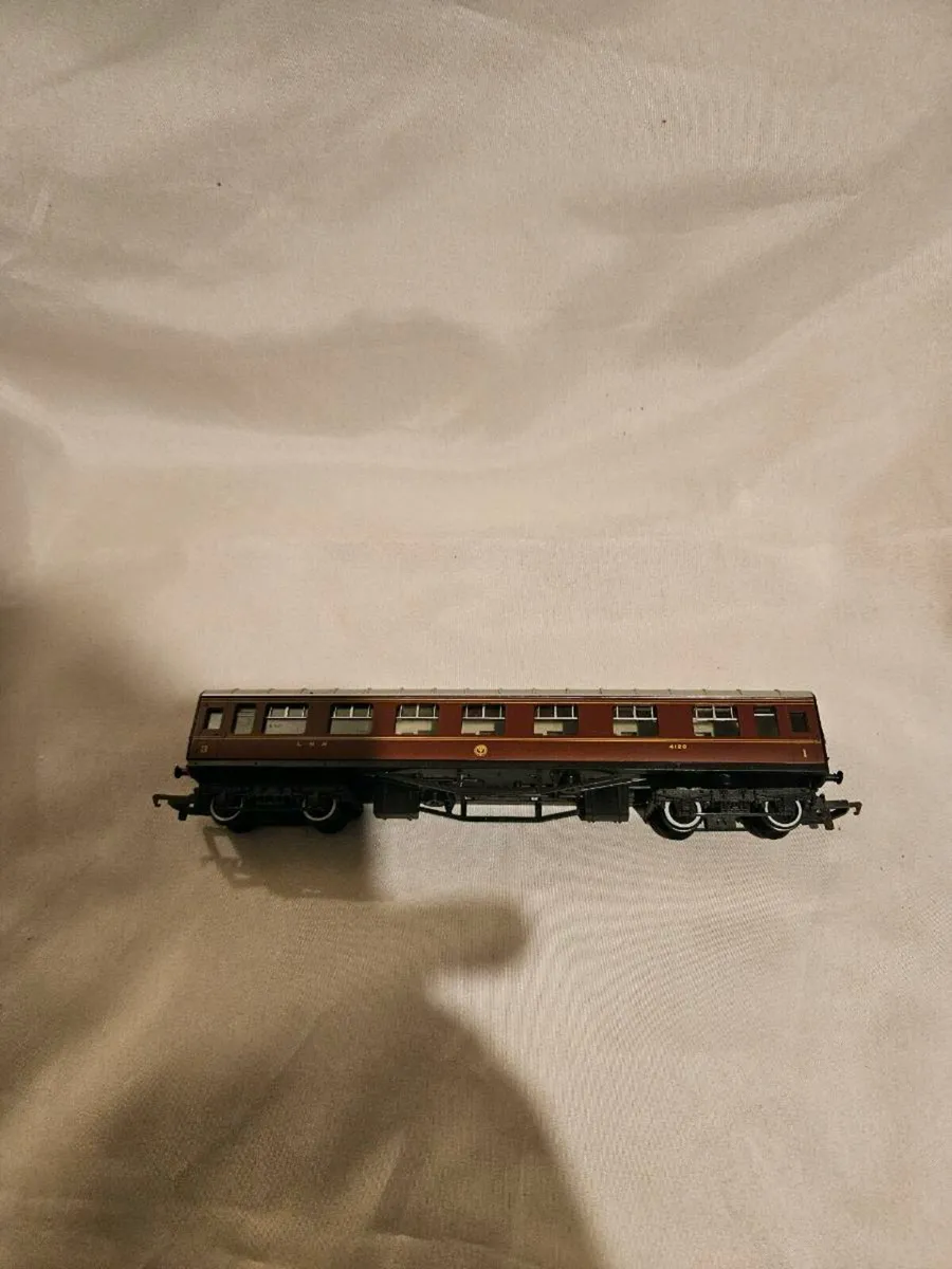 Hornby Lima OO Gauge Carraige