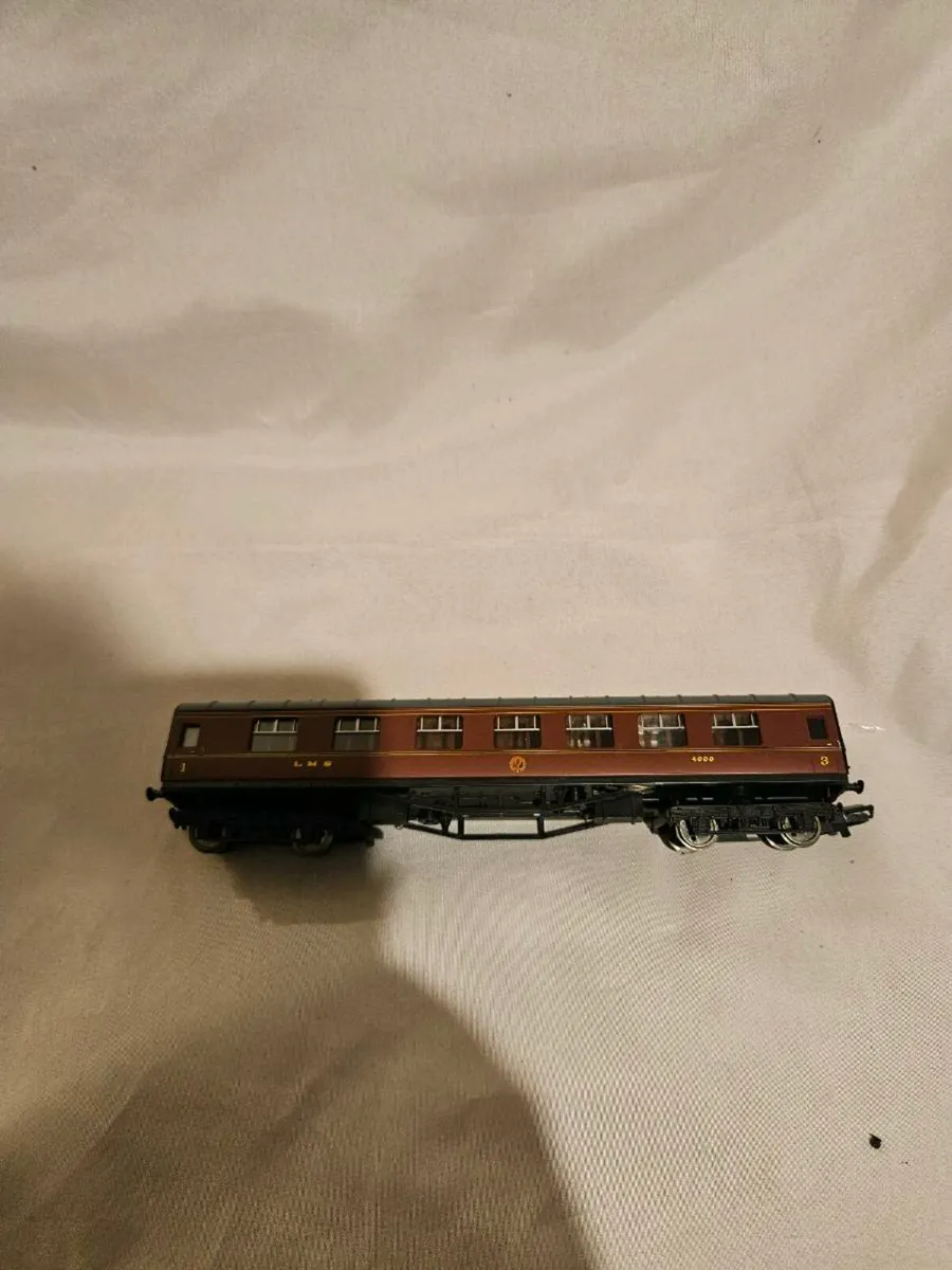 Hornby Lima OO Gauge Carraige