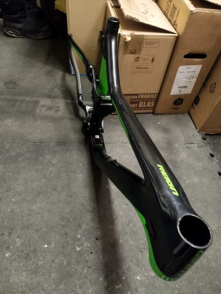 Giant Reign Advance 1 frame - Image 4