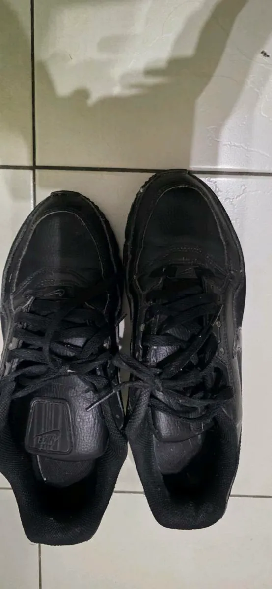 Nike Air Max trainers - Image 2