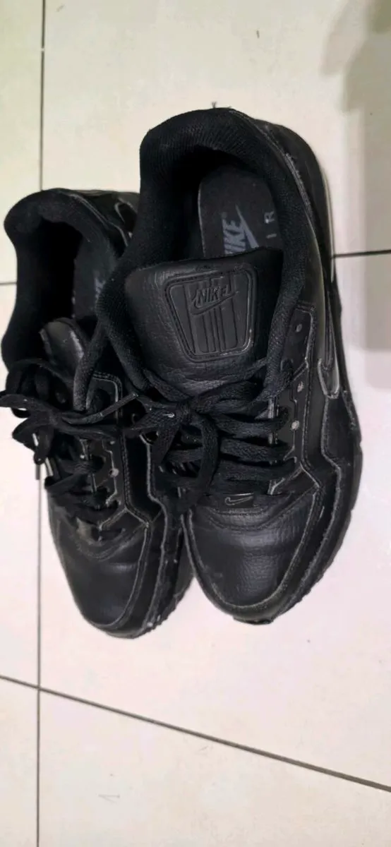 Nike Air Max trainers - Image 3