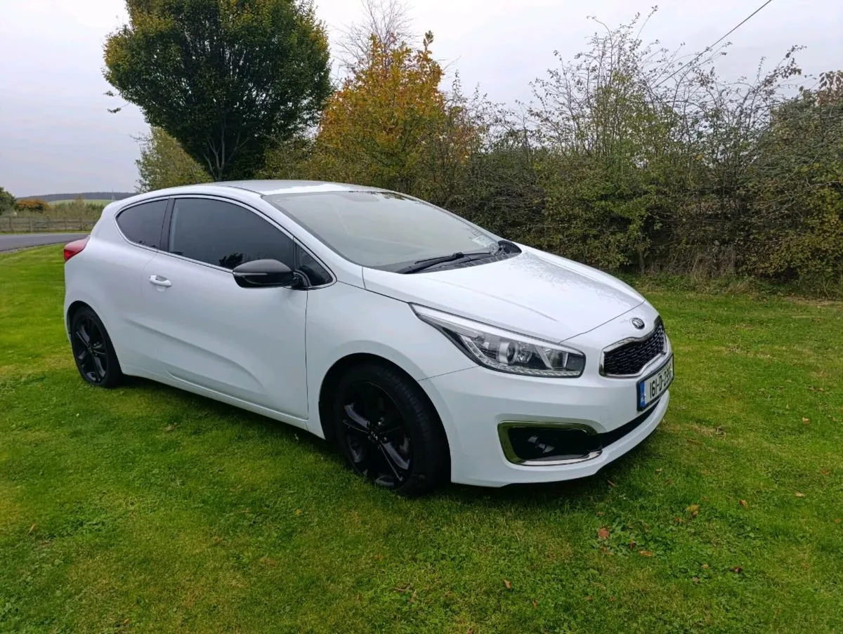 2016 Kia proceed - Image 1