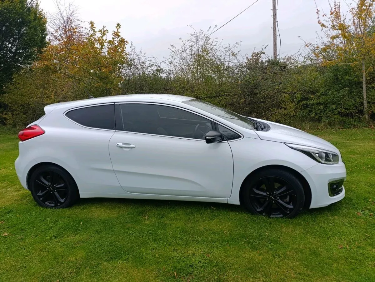 2016 Kia proceed - Image 4